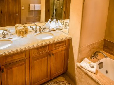 Right in Snowmass Village Townhome for Rent Luxury